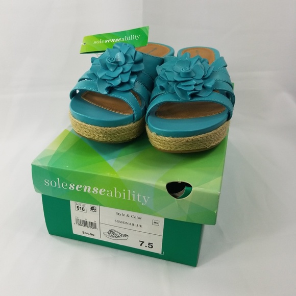 Sole Sense Ability Wedge Sandals Blue Floral NIB - Picture 7 of 7